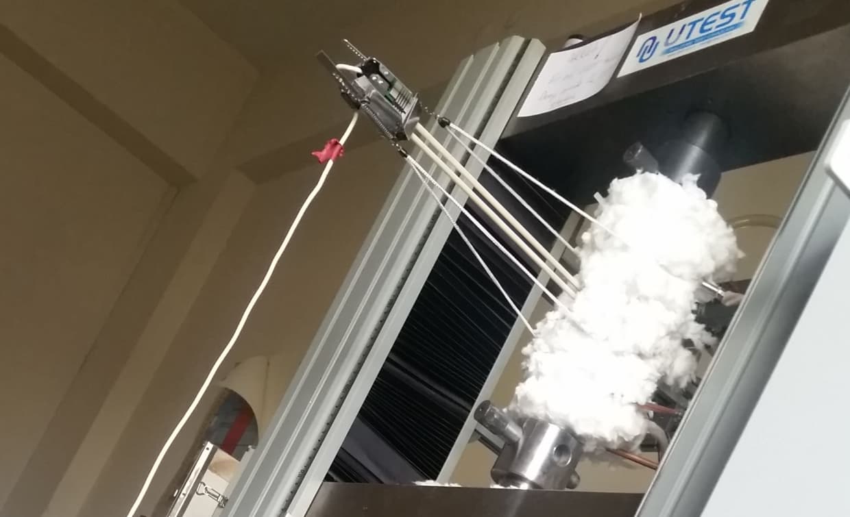 Monotonic and cyclic testing setup